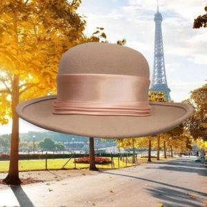 Vintage Cream Felt Hat